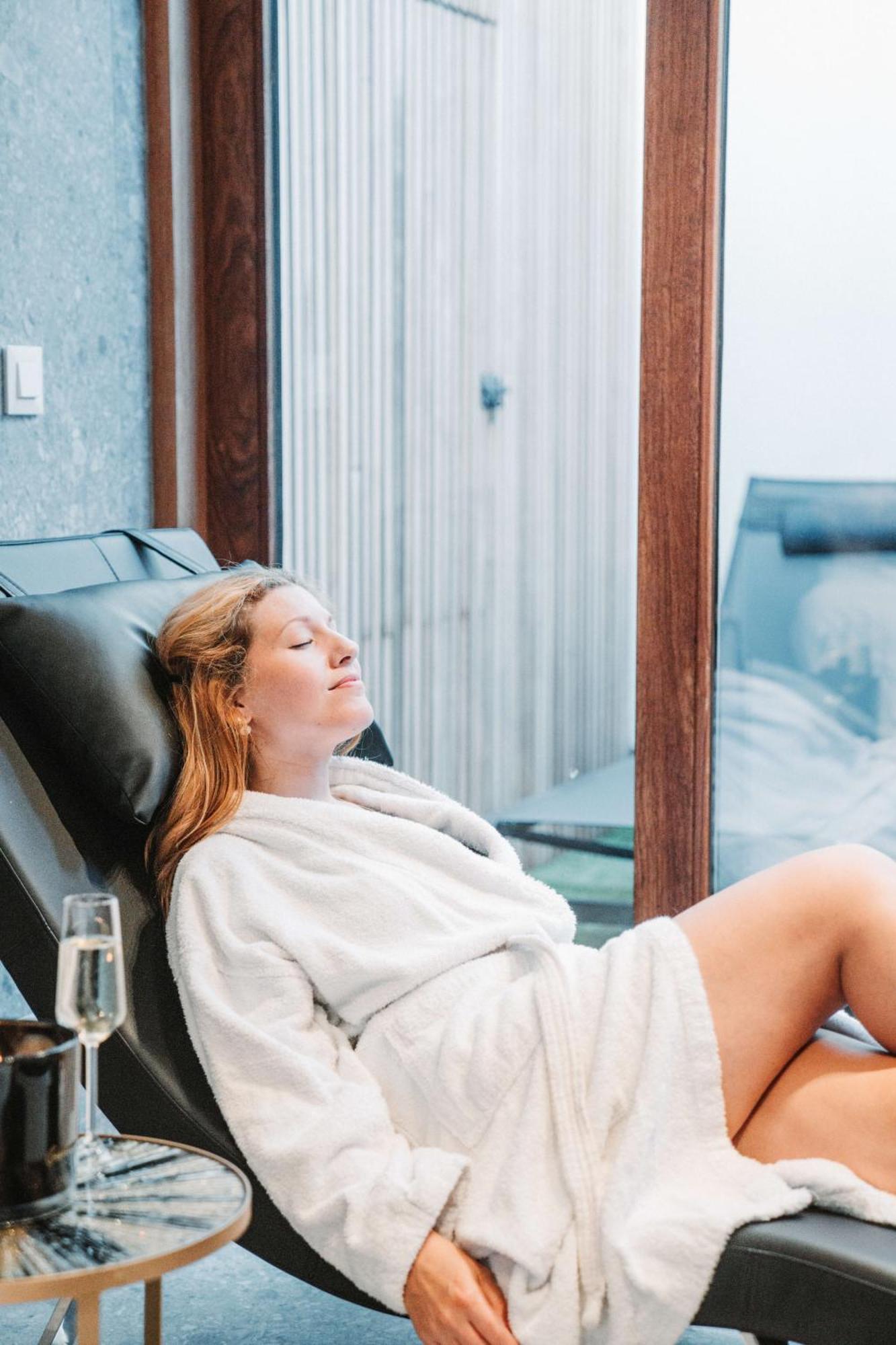 Celeste Beaute & Spa Hotell Nalinnes Eksteriør bilde